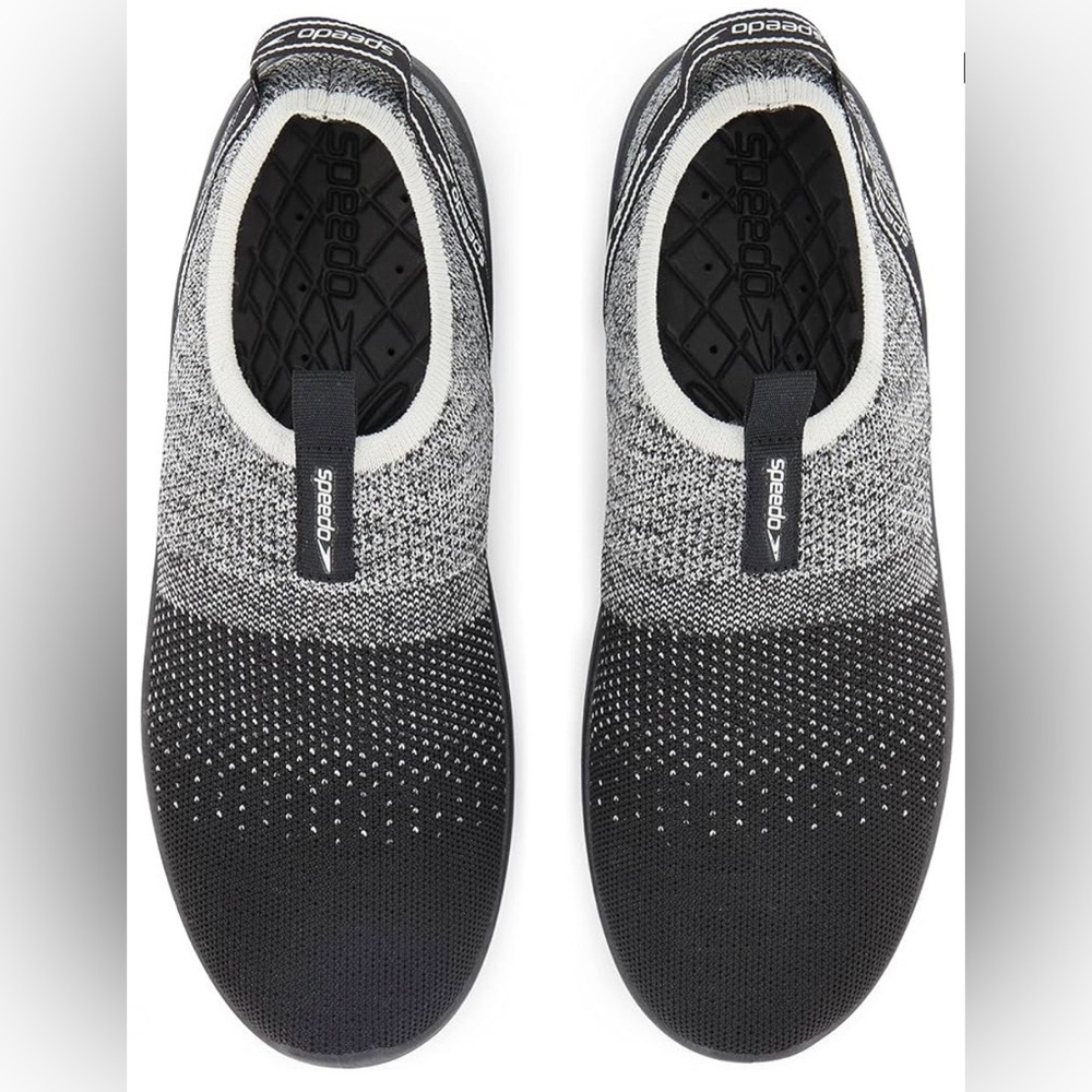 Speedo Unisex- Adult Water Shoe Surfknit Pro Size Medium. Men’s 7, Woman’s 8.